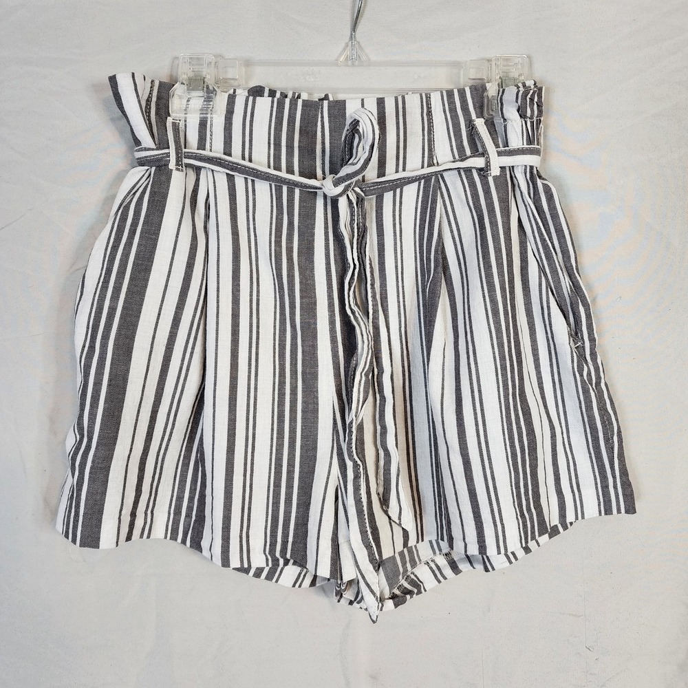 DIVIDED by H&M Size 10 Striped High Waisted Paperbag Shorts Beach Resort Cruise
